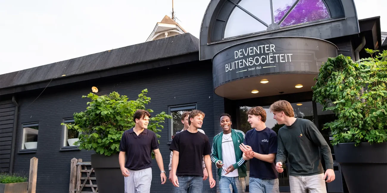 Ontdek de <span>gezelligheid</span> van de Deventer Buitensociëteit